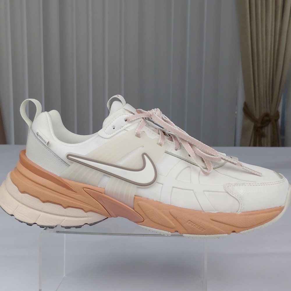 Nike Women's White and Peach Athletic Sneakers - Picture 6 of 16